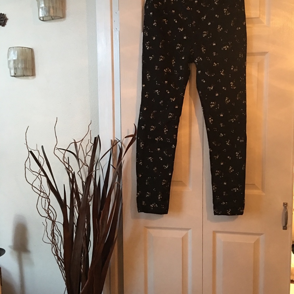 Black skinny pants